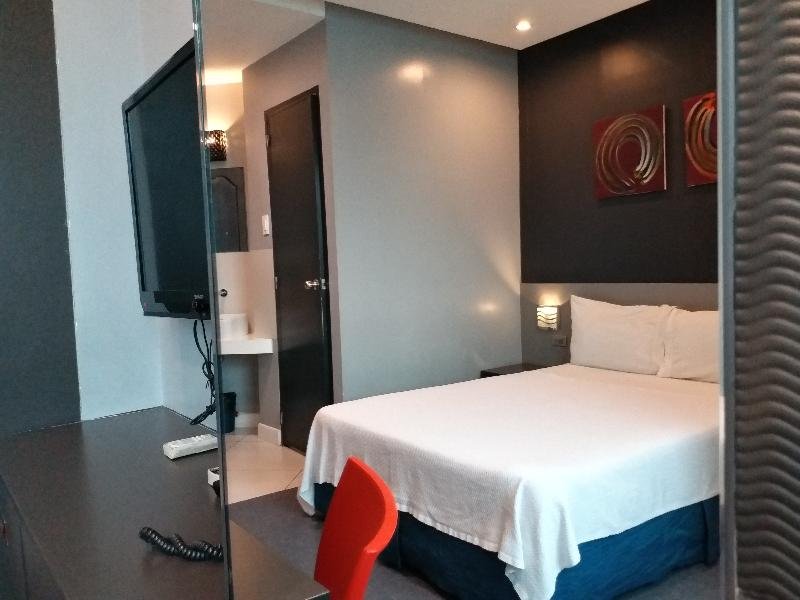Фото Leez Inn Malate