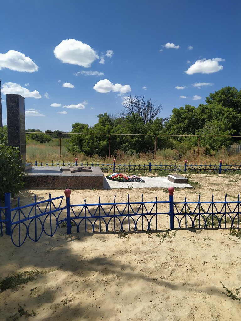 Monument, memorial Братская могила советских воинов, погибших в период Сталинградской битвы, Volgograd Oblast, photo