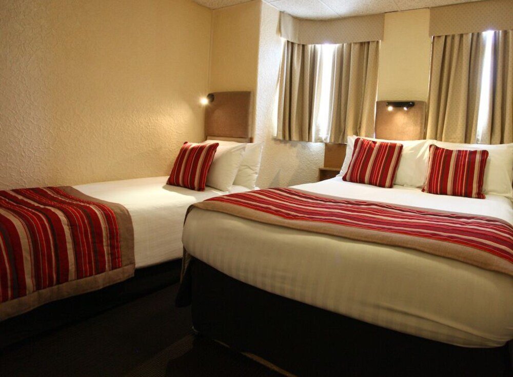 Фото Clifton Court Metro Hotel