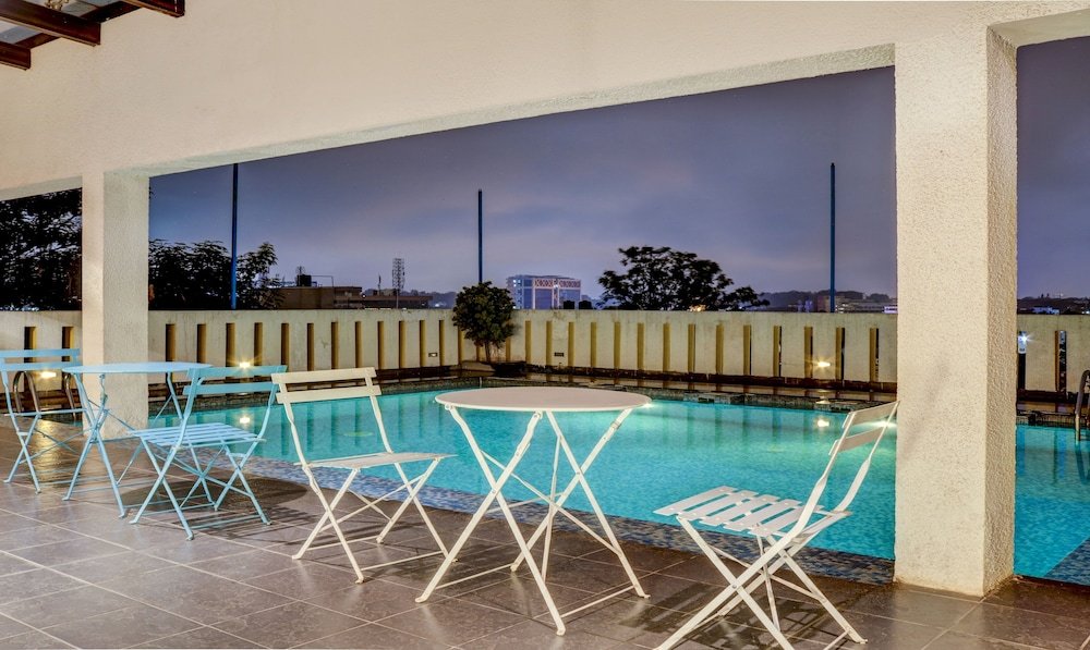 Фото Lazdana Hotel Bangalore