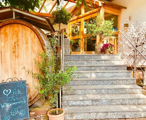 Гостиница Hotel Weingut Dehren в Рейнланде-Пфальце