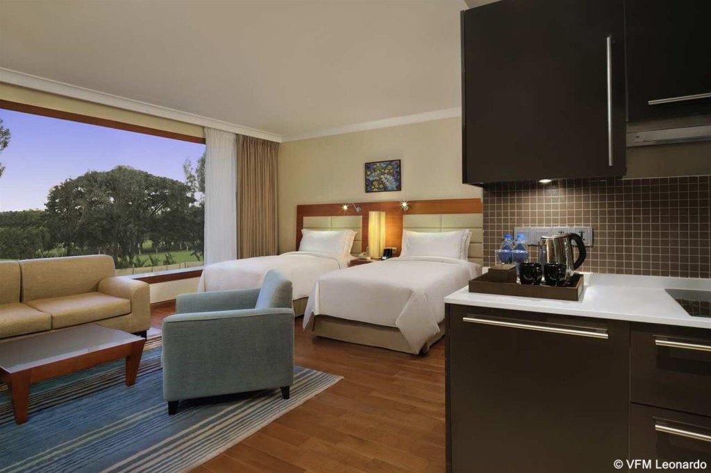 Фото Hilton Bangalore Embassy GolfLinks