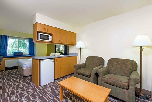 Гостиница Microtel Inn & Suites by Wyndham Anchorage Airport в Анкоридже