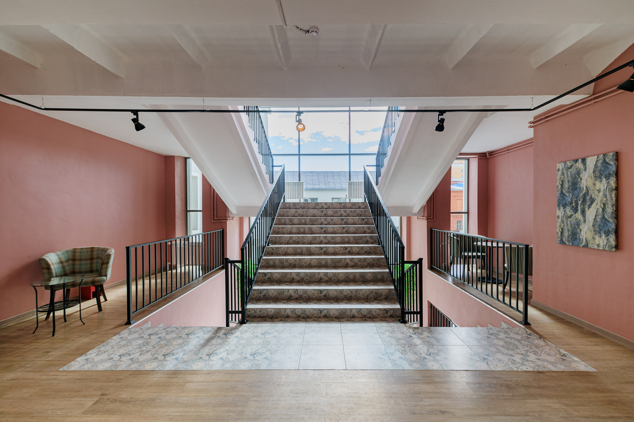 Фото Берисон Апарт