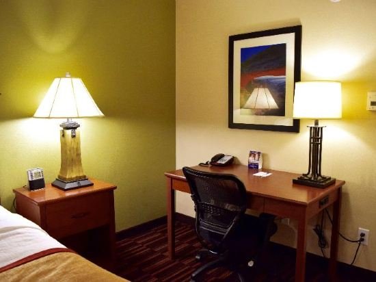 Фото Best Western Town & Country Inn