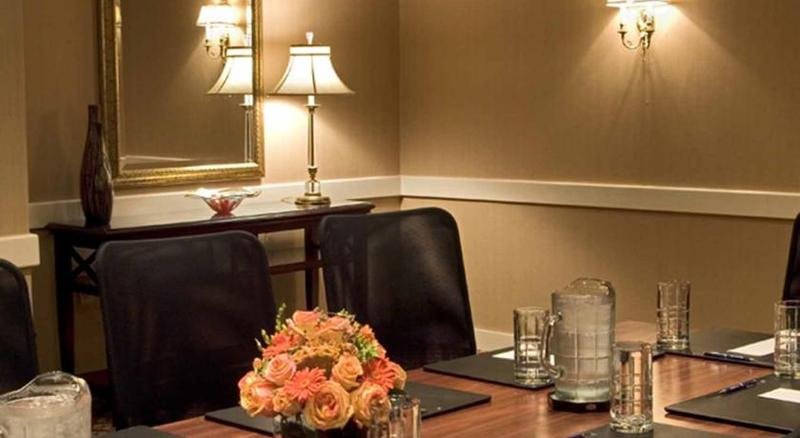 Фото Hampton Inn & Suites Reno West