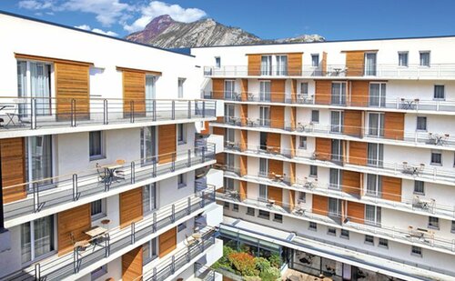 Хостел Le Hüb Grenoble в Гренобле
