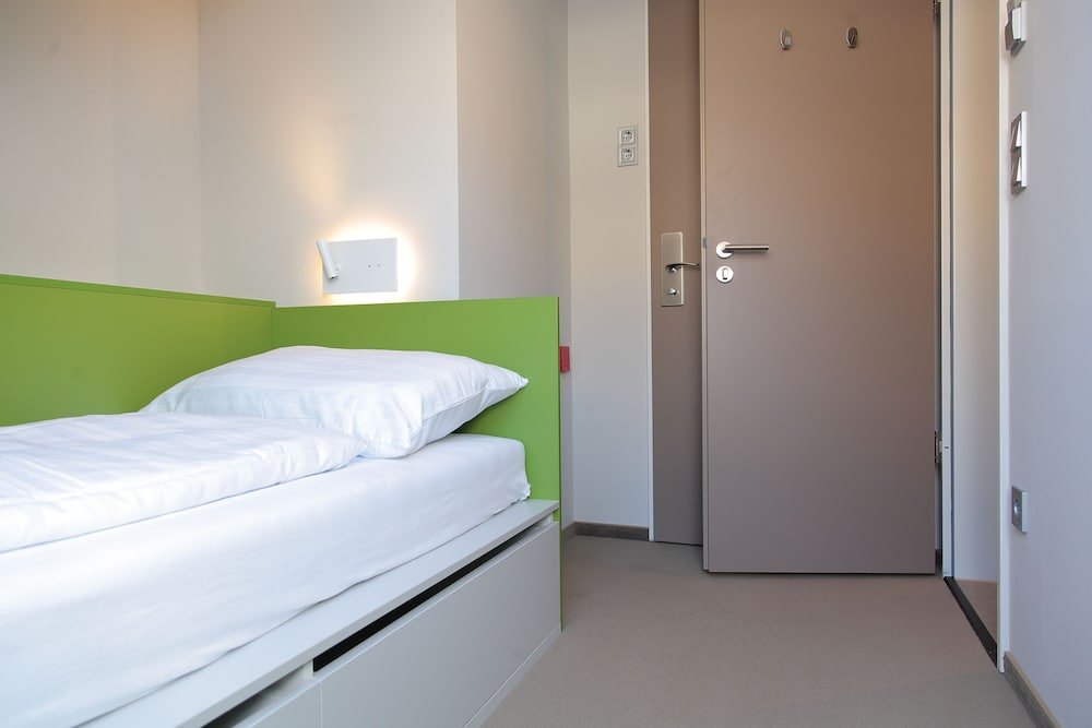 Фото Maverick Urban Lodge