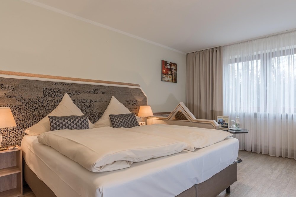 Фото Hotel am Schlosspark