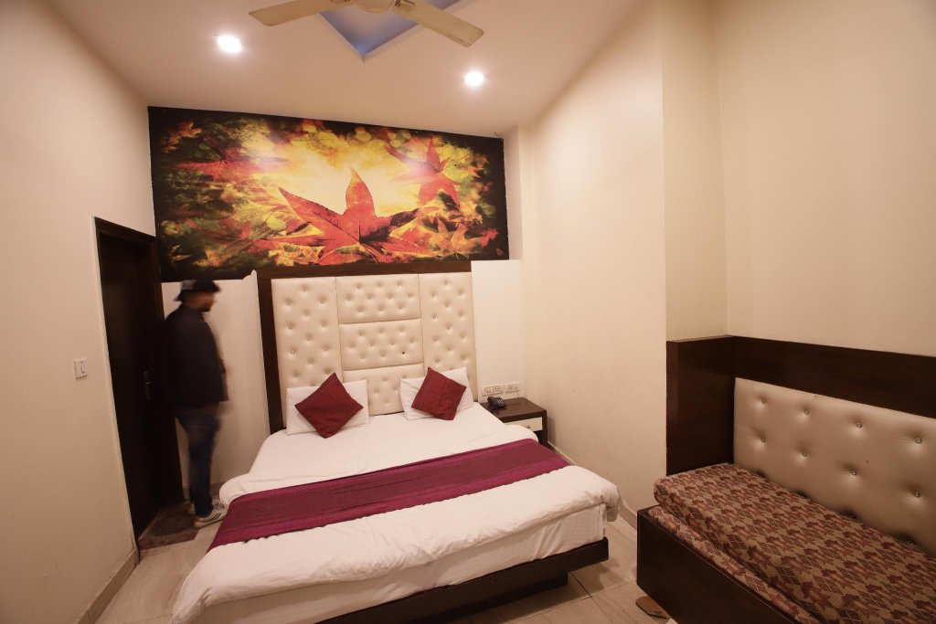 Фото Golden Wings