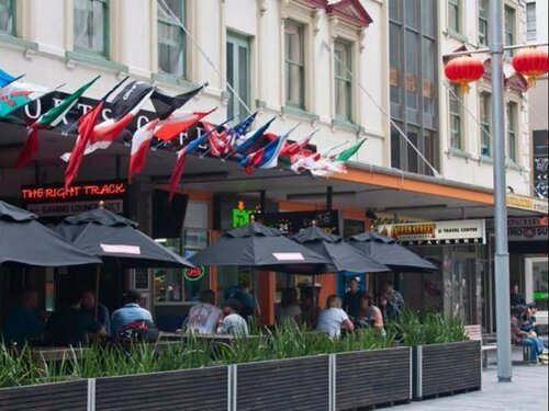 Гостиница Queen Street Backpackers в Окленде