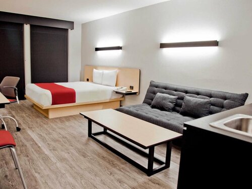Гостиница City Express Plus by Marriott Mundo E