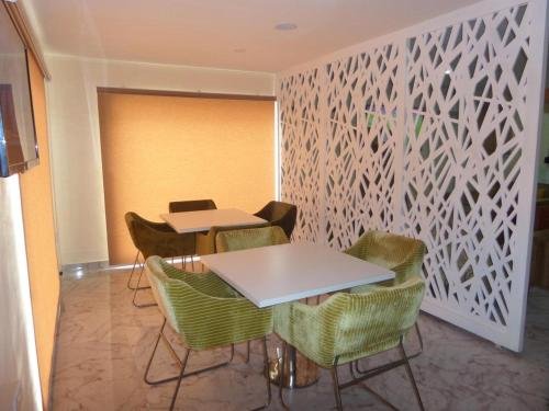 Фото Alexia's Place Hotel