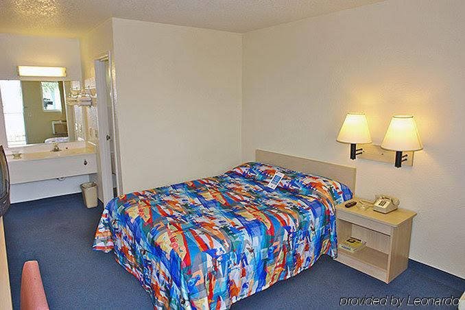 Фото Motel 6 Anaheim, Ca - Fullerton East