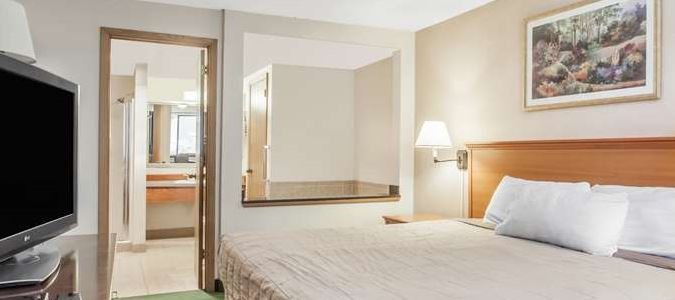 Фото Travelodge by Wyndham Seattle North/Edmonds