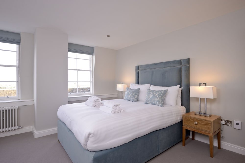 Фото Destiny Scotland Chisholm Hunter Suites