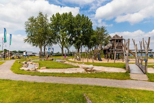 Гостиница TopParken Recreatiepark het Esmeer