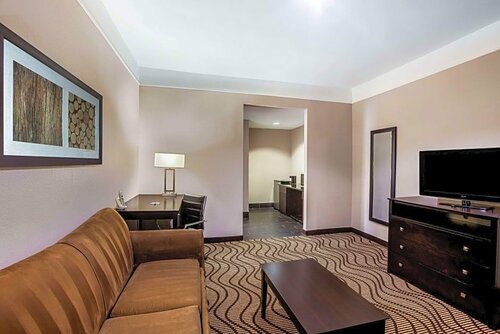 Гостиница La Quinta Inn & Suites by Wyndham Pasadena в Пасадине