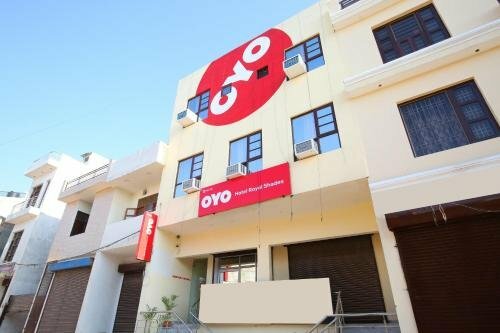 Гостиница Oyo 19778 Hotel Royal Shades в Чандигархе