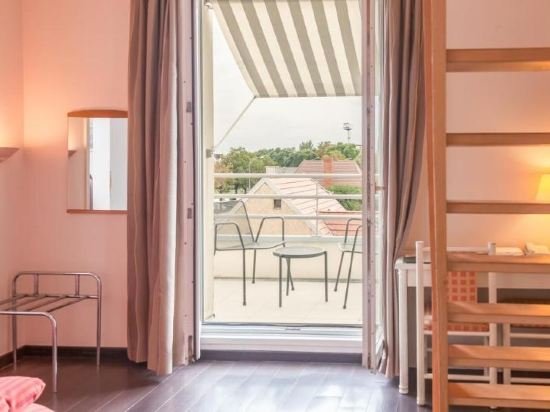 Фото Hotel Beausejour