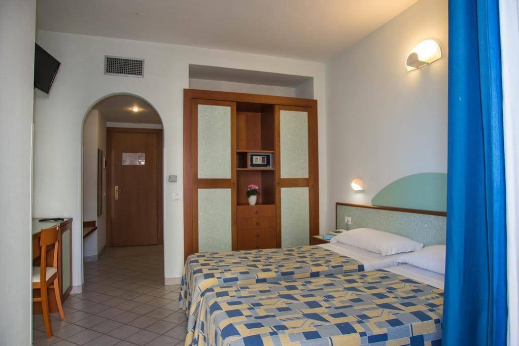 Фото Hotel Gli Ulivi