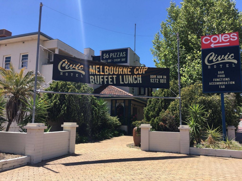 Фото отеля 1