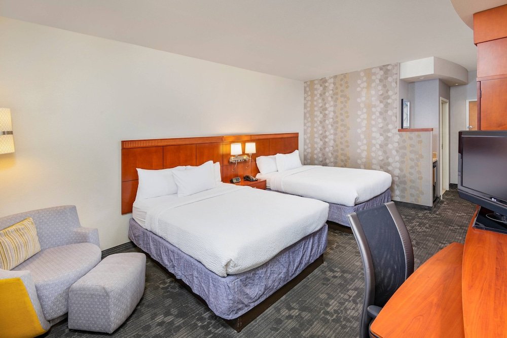 Фото Courtyard by Marriott Phoenix West/Avondale