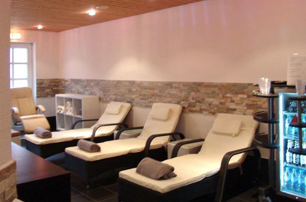 Фото Schloss Hotel Landstuhl