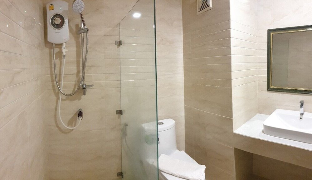 Фото Petchkasem Grand Hotel