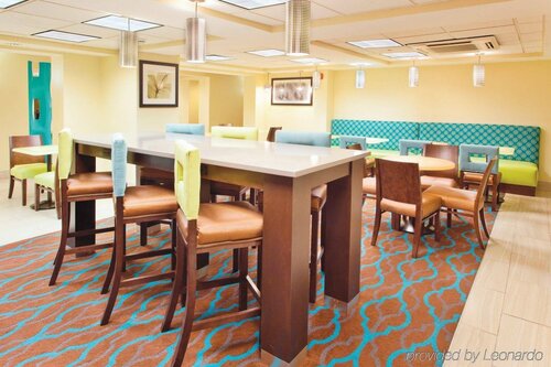 Гостиница La Quinta Inn & Suites by Wyndham Goodlettsville - Nashville в Гудлеттсвилле