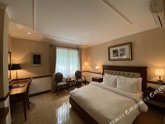 Фото Central Hotel and Residences