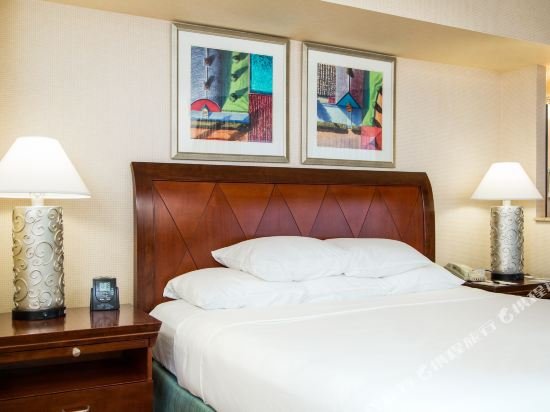 Фото DoubleTree by Hilton Hotel Modesto