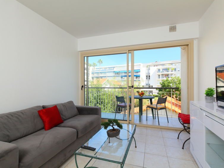 Фото Santa Cruz Moure Rouge Studio