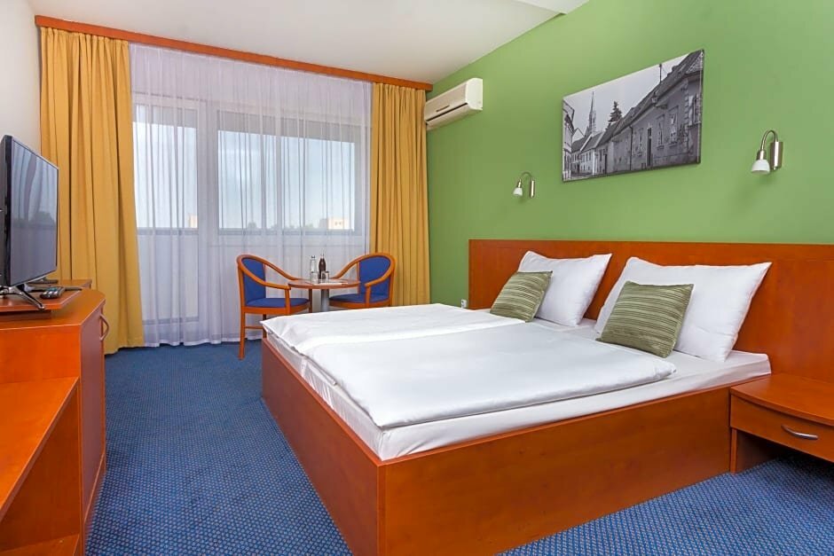 Hotel Hotel Bratislava, Bratislava, photo