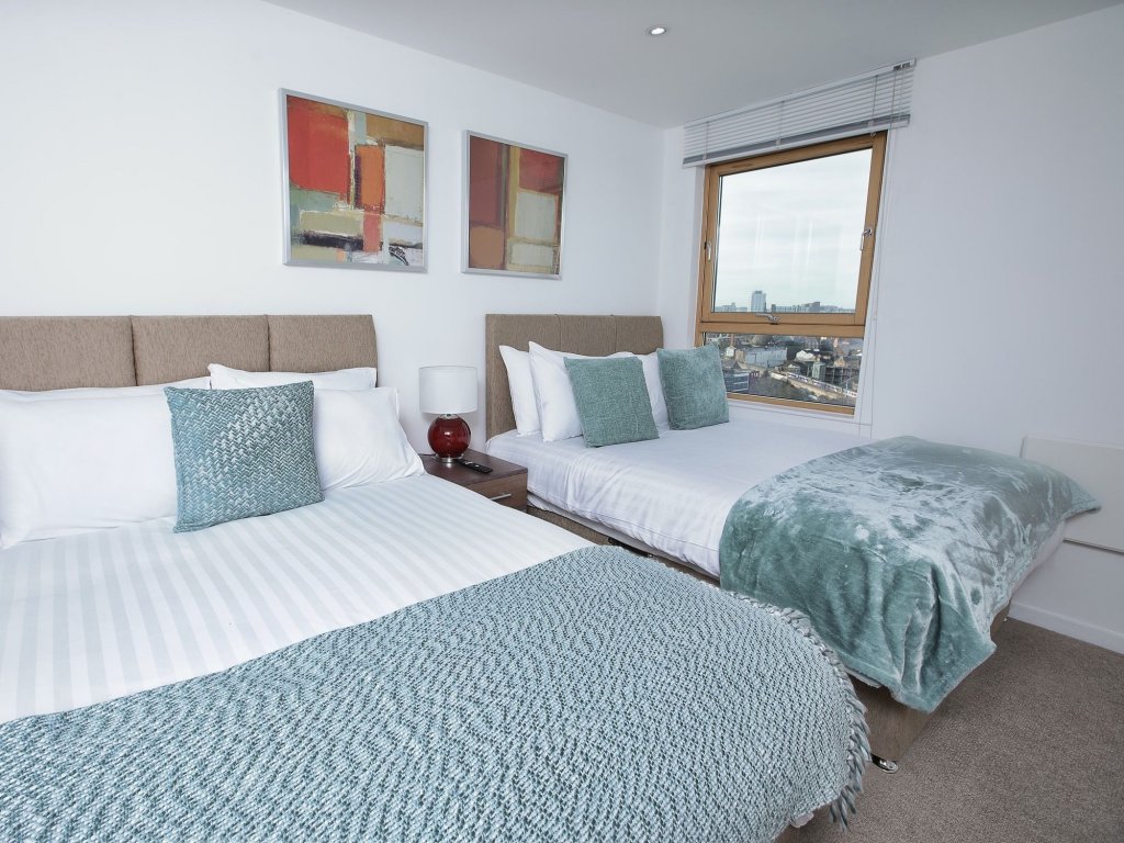 Фото Live in Leeds Sky Penthouse