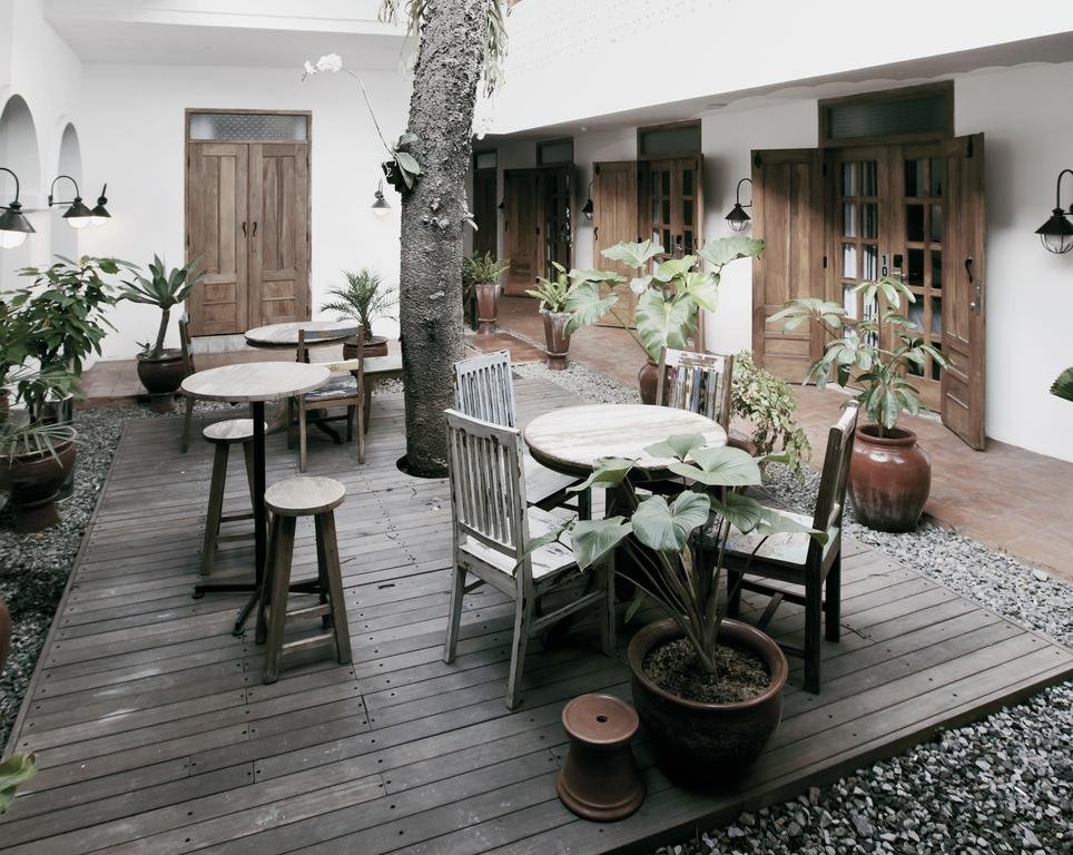 Фото Adhisthana Hotel