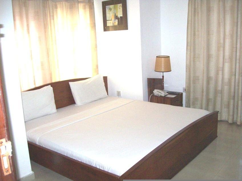 Фото His Majesty's Hotel and Apartments