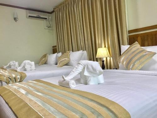 Фото Ten Mile Hotel