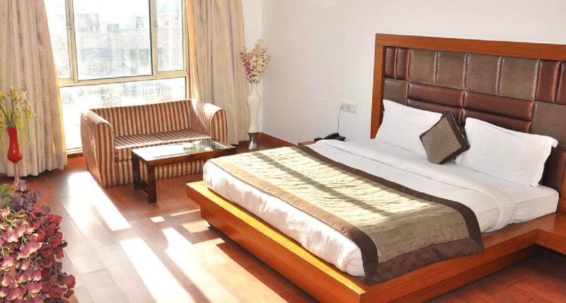 Фото Hotel Haris MG Road Gurugram