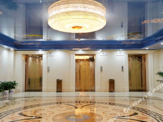 Фото Hunan WanJiaLi World Trade Hotel