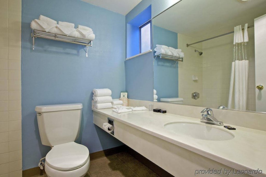 Фото The Atwood Hotel