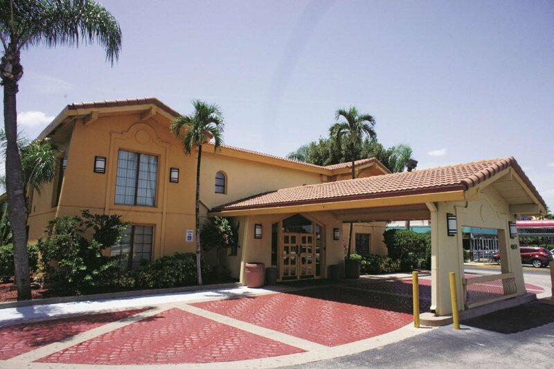 Гостиница La Quinta Inn by Wyndham Fort Myers Central в Форте Майерсе