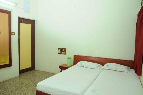 Гостиница Hotel Radhakrishna в Мадурае