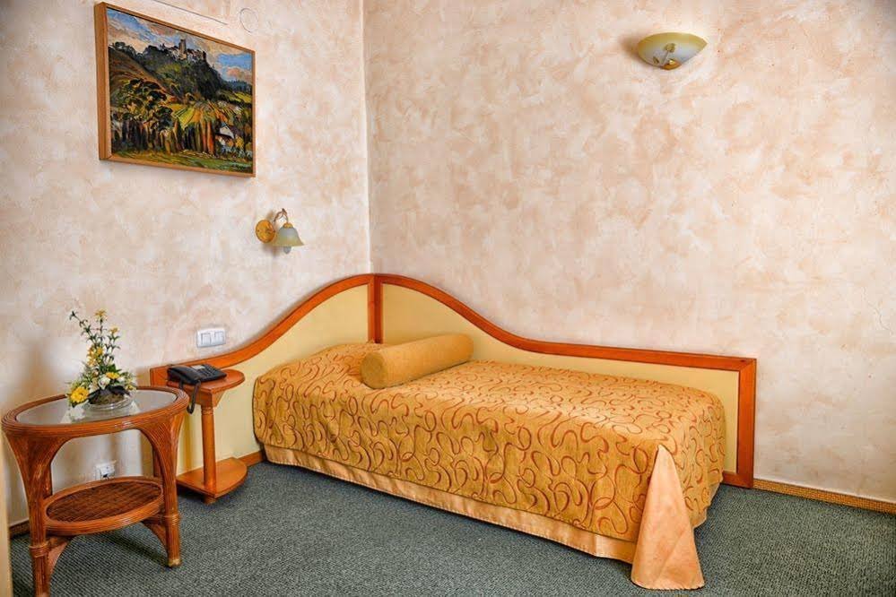 Фото Hotel Ambassador