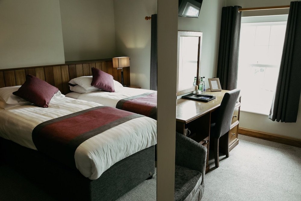 Фото St Davids Cross Hotel