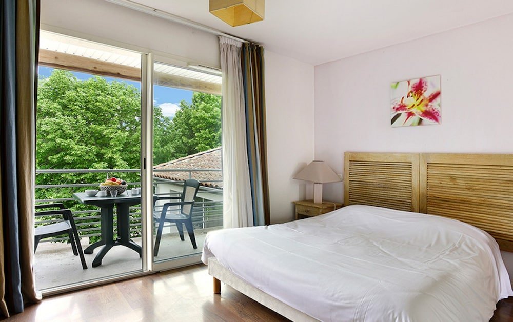 Фото Vacancéole – Le Domaine du Château – La Rochelle/Île de Ré