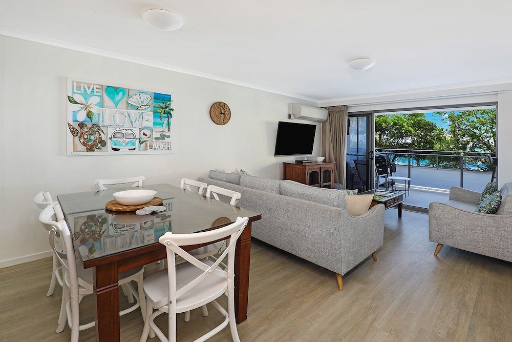 Фото Spinnaker Apartments