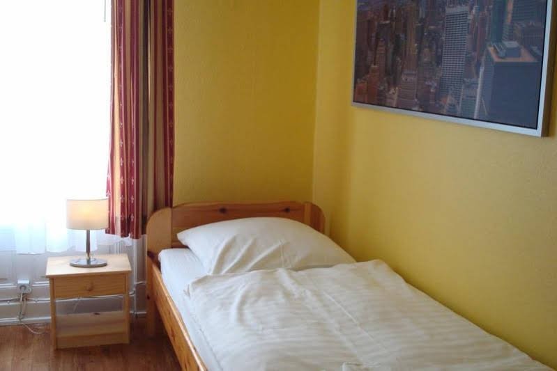 Фото Hotel-Pension Kieler Hof