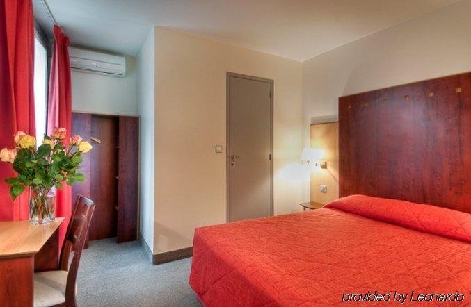 Фото Hotel 10 Opera by HappyCulture