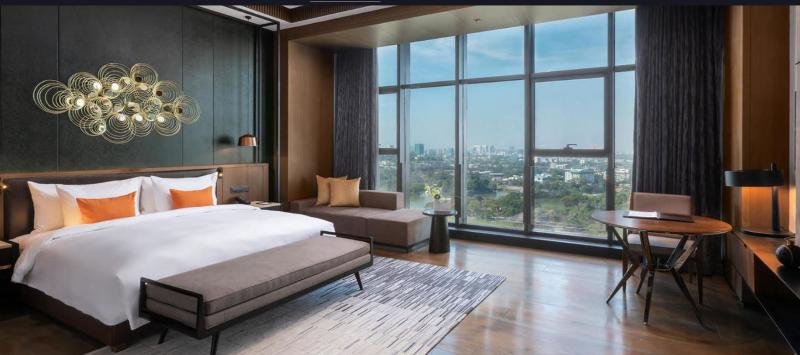 Фото Wyndham Grand Yangon Hotel